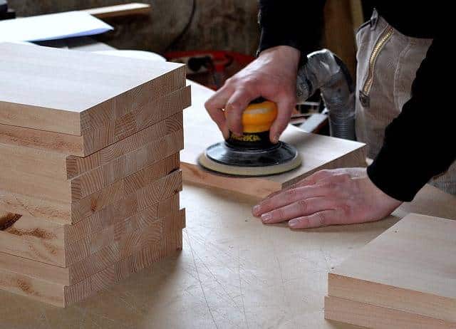 Ponçage travail bois finition 